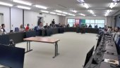 БЕДАН ДОГАЂАЈ: Опозициони блокадери пред троје посланика ЕП