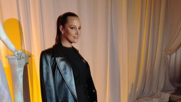 ПОДРШКА КОЛЕГИНИЦЕ: Александра Пријовић дошла на промоцију новог албума Наташе Беквалац (ФОТО) ПОДРШКА КОЛЕГИНИЦЕ: Александра Пријовић дошла на промоцију новог албума Наташе Беквалац (ФОТО)