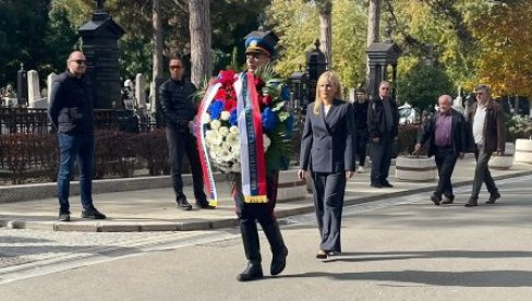 POČIVAJ U MIRU, GENERALE: Sahrana Nebojše Pavkovića, od predsednika Vučića stigla posebna poruka POČIVAJ U MIRU, GENERALE: Sahrana Nebojše Pavkovića, od predsednika Vučića stigla posebna poruka