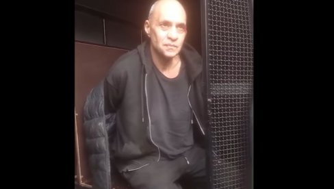 БЛОКАДЕР КОЈИ ЈЕ ПУЦАО, НЕКАДА РАДИО ЗА ДБ: Вучић открио шта се крије иза реченице нервирају ме шатори и зашто се ради о тероризму (ВИДЕО) БЛОКАДЕР КОЈИ ЈЕ ПУЦАО, НЕКАДА РАДИО ЗА ДБ: Вучић открио шта се крије иза реченице нервирају ме шатори и зашто се ради о тероризму (ВИДЕО)