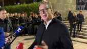 ВУЧИЋ НА МИРНОМ СКУПУ ИСПРЕД СКУПШТИНЕ: Милану сам обећао да ћемо се ускоро наћи у Ћациленду
