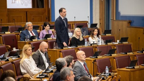 КАТНИЋЕВ ДУХ УШАО У ТУЖИЛАШТВО И ВДТ: Сви детаљи прве седнице јесењег заседања Скупштине Црне Горе КАТНИЋЕВ ДУХ УШАО У ТУЖИЛАШТВО И ВДТ: Сви детаљи прве седнице јесењег заседања Скупштине Црне Горе
