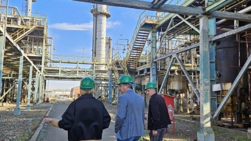 DELEGACIJA RPK SOMBOR U POSETI HIPOLU I STANDARD GASU: Fokus na snabdevanju sirovinama i punoj proizvodnji (FOTO) DELEGACIJA RPK SOMBOR U POSETI HIPOLU I STANDARD GASU: Fokus na snabdevanju sirovinama i punoj proizvodnji (FOTO)