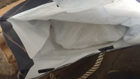 AKCIJA BEOGRADSKE POLICIJE: Zaplenjeno pola kilograma kokaina i 3,5 kilograma marihuane AKCIJA BEOGRADSKE POLICIJE: Zaplenjeno pola kilograma kokaina i 3,5 kilograma marihuane