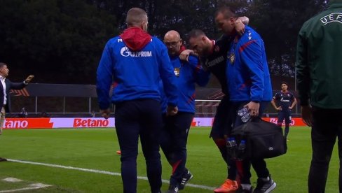VELIKI PEH ZA ZVEZDU: Povredio se jedan od najboljih igrača (FOTO) VELIKI PEH ZA ZVEZDU: Povredio se jedan od najboljih igrača (FOTO)
