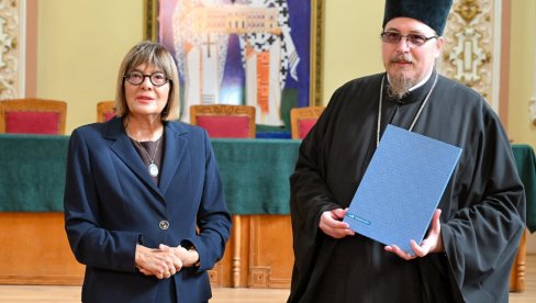 ЗА СРЕМСКОКАРЛОВАЧКУ БОГОСЛОВИЈУ 51 МИЛИОН ДИНАРА: Покрајина улаже у ученике и стварење услова за верски туризам ЗА СРЕМСКОКАРЛОВАЧКУ БОГОСЛОВИЈУ 51 МИЛИОН ДИНАРА: Покрајина улаже у ученике и стварење услова за верски туризам
