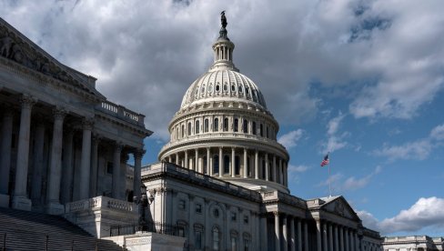 КАТАНАЦ НА ВЛАДУ, А АТОМИ ВОЉНО: Због застоја у раду америчке владе, одлаже се и производња најубојитијег оружја