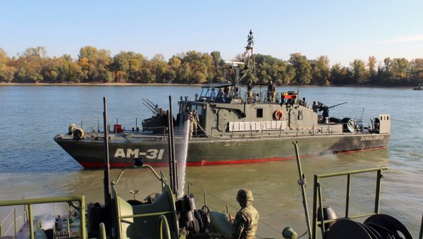 ЗАЈЕДНИЧКЕ ВЕЖБЕ ВОЈСКИ СРБИЈЕ И МАЂАРСКЕ: На Дунаву код Будимпеште реализована обука речних јединица (ФОТО) ЗАЈЕДНИЧКЕ ВЕЖБЕ ВОЈСКИ СРБИЈЕ И МАЂАРСКЕ: На Дунаву код Будимпеште реализована обука речних јединица (ФОТО)