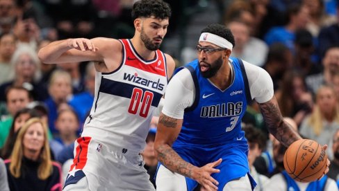 ČOVEK ZVANI POVREDA: NBA as Entoni Dejvis ponovo mora na dužu pauzu