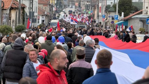 СКОРО 40.000 ЉУДИ У ШЕТЊАМА ПРОТИВ БЛОКАДА: Огласио се МУП о великим скуповима у три града СКОРО 40.000 ЉУДИ У ШЕТЊАМА ПРОТИВ БЛОКАДА: Огласио се МУП о великим скуповима у три града
