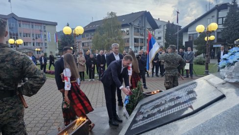 DALI NAJVREDNIJE RODU: Parastos srpskim junacima u Ugljeviku DALI NAJVREDNIJE RODU: Parastos srpskim junacima u Ugljeviku