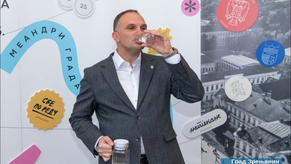 СЈАЈНА ЈЕ ВЕСТ! ЗРЕЊАНИНЦИ ОПЕТ ИМАЈУ ИСПРАВНУ ВОДУ: Након две деценије из славина безбедна вода за пиће