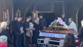 JUGOSLAV KOSTIĆ ISPRAĆEN NA VEČNI POČINAK Sahranjen veliki borac protiv separatizma: Bio je veliki u svojoj tišini i jednostavnosti JUGOSLAV KOSTIĆ ISPRAĆEN NA VEČNI POČINAK Sahranjen veliki borac protiv separatizma: Bio je veliki u svojoj tišini i jednostavnosti