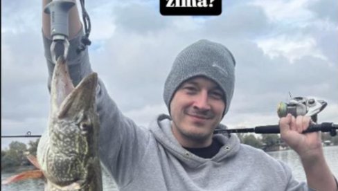 СРПСКИ ГЛУМАЦ УХВАТИО ЛЕПУ ШТУКУ: Видите КОЛИКА је - у сусрет зими (ФОТО) СРПСКИ ГЛУМАЦ УХВАТИО ЛЕПУ ШТУКУ: Видите КОЛИКА је - у сусрет зими (ФОТО)