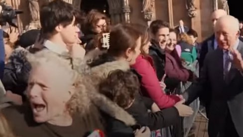 НАПАД НА КРАЉА ЧАРЛСА! Скандал испред катедрале – „Реци истину о Епстајну!“ (ВИДЕО) НАПАД НА КРАЉА ЧАРЛСА! Скандал испред катедрале – „Реци истину о Епстајну!“ (ВИДЕО)
