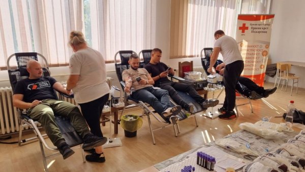 ЗАПОСЛЕНИ У КАЗНЕНО-ПОПРАВНОМ ЗАВОДУ У ПОЖАРЕВЦУ (ЗАБЕЛИ) ДОНИРАЛИ ПОНОВО КРВ:  Прикључиле се и колеге из Ваљева у хуманој акцији