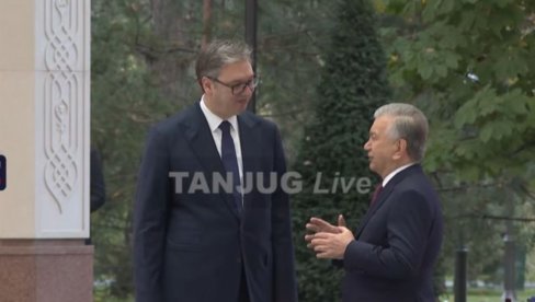 УЗ СВЕЧАНИ ДОЧЕК И ВОЈНЕ ПОЧАСТИ: Председник Узбекистана дочекао Вучића (ВИДЕО) УЗ СВЕЧАНИ ДОЧЕК И ВОЈНЕ ПОЧАСТИ: Председник Узбекистана дочекао Вучића (ВИДЕО)