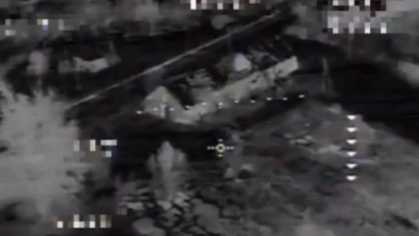 КАДИРОВ СЕ ПОХВАЛИО Погледајте прецизне ударе на украјинске положаје, изгледају језиво (ВИДЕО) КАДИРОВ СЕ ПОХВАЛИО Погледајте прецизне ударе на украјинске положаје, изгледају језиво (ВИДЕО)