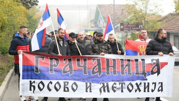 УЗ СРПСКЕ ТРОБОЈКЕ, ВЕРУ И ОДЛУЧНОСТ: Група од 60 Срба са Косова и Метохије кренула јутрос пешке ка Новом Саду да подржи председника Вучића УЗ СРПСКЕ ТРОБОЈКЕ, ВЕРУ И ОДЛУЧНОСТ: Група од 60 Срба са Косова и Метохије кренула јутрос пешке ка Новом Саду да подржи председника Вучића