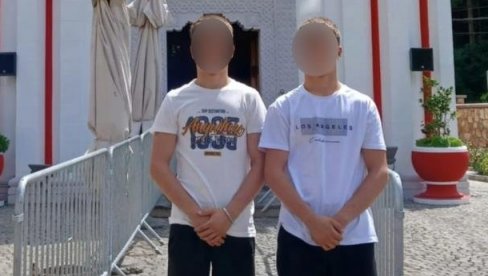 НАСТРАДАЛИ ЛАЗАР И ЊЕГОВ ПОВРЕЂЕНИ БРАТ БЛИЗАНАЦ СЛАВИЛИ МЕДАЉУ: Превалили километре, па доживели несрећу пред кућом НАСТРАДАЛИ ЛАЗАР И ЊЕГОВ ПОВРЕЂЕНИ БРАТ БЛИЗАНАЦ СЛАВИЛИ МЕДАЉУ: Превалили километре, па доживели несрећу пред кућом