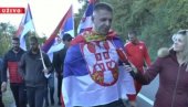 IMAMO SAMO JEDNOG PREDSEDNIKA KOJI NIKADA NE ODUSTAJE OD NAS Pogledajte kako kolona Srba s KiM ide put Novog Sada (VIDEO)