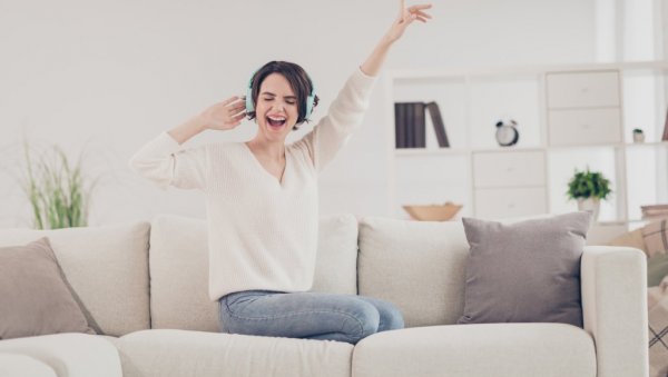 ЗА КРЕДИТЕ МЛАДИМА 600 МИЛИОНА ЕВРА: Огроман успех програма субвенционисане куповине прве некретнине за грађане до 35 година ЗА КРЕДИТЕ МЛАДИМА 600 МИЛИОНА ЕВРА: Огроман успех програма субвенционисане куповине прве некретнине за грађане до 35 година