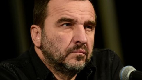 СВЕ ЖЕНЕ ПОРЕД СЕБЕ ДРЖИМ КАО МАЛО ВОДЕ НА ДЛАНУ:  Ненад Јездић се строго држи завета који је пре много година дао у цркви СВЕ ЖЕНЕ ПОРЕД СЕБЕ ДРЖИМ КАО МАЛО ВОДЕ НА ДЛАНУ:  Ненад Јездић се строго држи завета који је пре много година дао у цркви