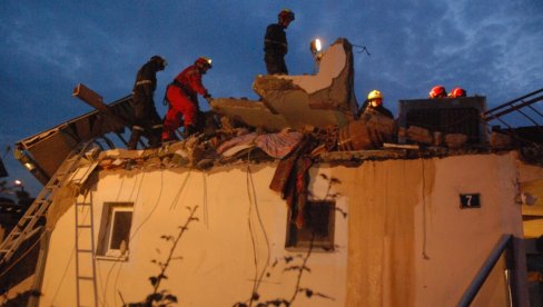 NAVRŠAVA SE DECENIJA I PO OD KATASTROFALNOG ZEMLJOTRESA, 3. NOVEMBRA U 1.56 ČASOVA POSLE PONOĆI   Kraljevo pamti i obnavlja se