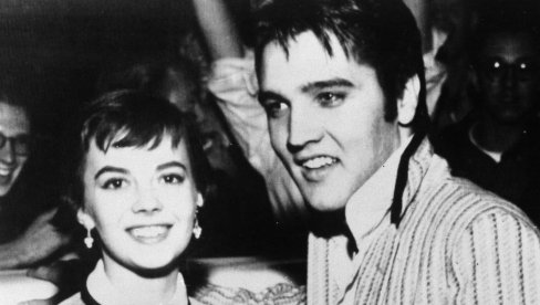 VAŽIO JE ZA NEVIĐENOG ZAVODNIKA, A U KREVETU BIO - TRUBA: Zavodio maloletnice, a onda ga je Natali Vud razotkrila i ukaljala imidž! VAŽIO JE ZA NEVIĐENOG ZAVODNIKA, A U KREVETU BIO - TRUBA: Zavodio maloletnice, a onda ga je Natali Vud razotkrila i ukaljala imidž!