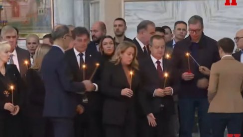 VUČIĆ U HRAMU SVETOG SAVE: Predsednik prisustvuje pomenu za nastradale u padu nadstrešnice u Novom Sadu VUČIĆ U HRAMU SVETOG SAVE: Predsednik prisustvuje pomenu za nastradale u padu nadstrešnice u Novom Sadu