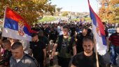 PREŠLI VIŠE OD 200 KILOMETARA PUTA: Srbi sa KiM koji pešače na skup protiv blokada u NS krenuli iz Lipovice ka Beogradu