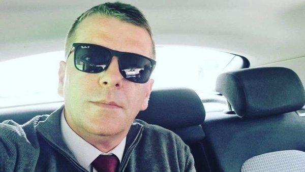 ПОРУКА ХЕРОЈА СА КОШАРА О СТРАДАЛИМА У НОВОМ САДУ: За пицулиће, блокадере и згубиће они су број 16 због којих се дрогирају, пију и веселе ПОРУКА ХЕРОЈА СА КОШАРА О СТРАДАЛИМА У НОВОМ САДУ: За пицулиће, блокадере и згубиће они су број 16 због којих се дрогирају, пију и веселе