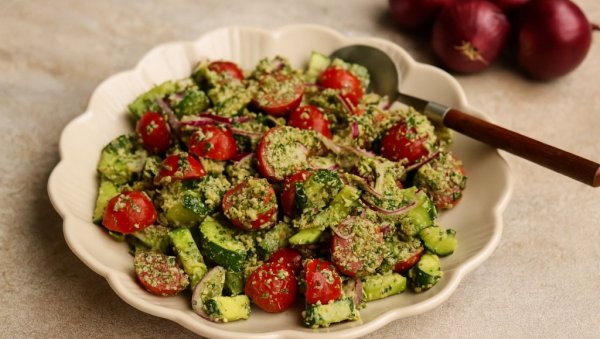 ГРУЗИЈСКА САЛАТА: Свежа, мирисна и неодољива комбинација укуса ГРУЗИЈСКА САЛАТА: Свежа, мирисна и неодољива комбинација укуса