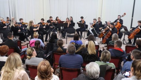MELODIJE ZA DUŠU: Održan prvi koncert Kraljevčkog kamernog orkestra