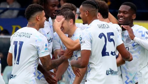 DVA NESTVARNA GOLA: Inter pobedio Veronu u meču za pamćenje (VIDEO) DVA NESTVARNA GOLA: Inter pobedio Veronu u meču za pamćenje (VIDEO)