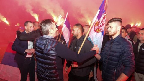 МИНИСТАР ГЛИШИЋ У ЉИГУ ДОЧЕКАО ХЕРОЈЕ СА КиМ: Свака част јунаци, тако се воли Србија!