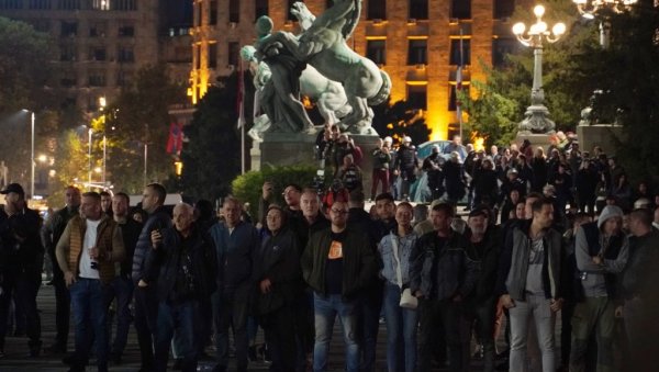 ВУЧИЋЕВА ПОРУКА ГРАЂАНИМА: Останите мирни, уздржите се од сваког одговора и још снажније пригрлите Србију