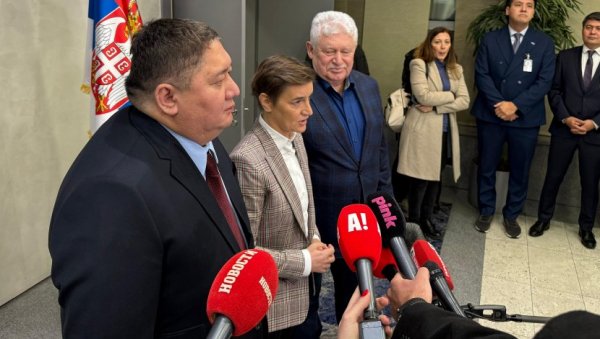 БРНАБИЋЕВА: Јуче смо видели два лица Србије - једно које гради и позива на дијалог, а друго које кидише на друге