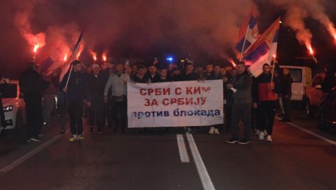 DOMAĆINSKI DOČEK U MELJAKU ZA PEŠAKE HEROJE: Na ovaj put smo krenuli da pokažemo da smo za slogu i mir i našu državu Srbiju (FOTO)