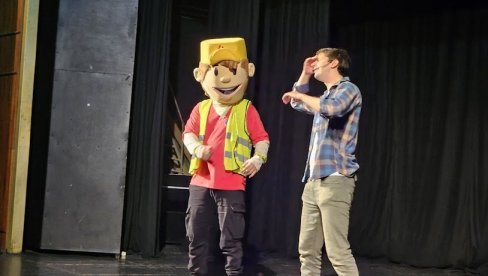 „ПАЖЉИВКО“ ЕДУКОВАО НАЈМЛАЂЕ ШКОЛАРЦЕ: У Параћину едукација деце из безбедности у саобраћају (ФОТО)