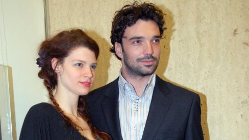 VIŠE NE RAĐAM! Naša glumica prošla kroz pakao na porođaju: Tri pršljena su mi pukla