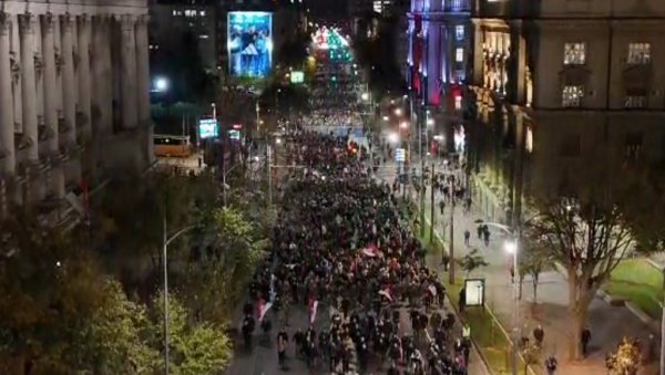 РЕКА ЉУДИ: Срби са Косова и Метохије стигли у центар Београда (ФОТО/ВИДЕО)