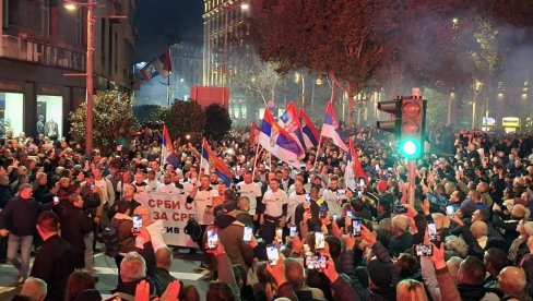 ПРАШТАЈТЕ ШТО ВАС НЕ ЧУВАМО ДОВОЉНО Емотиван говор Вучевића Србима са Косова и Метохије