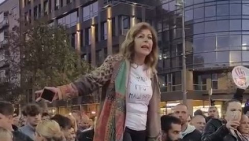 DA LI STE VI NORMALNI?! Blokaderka preti deci i majkama policajaca (VIDEO)