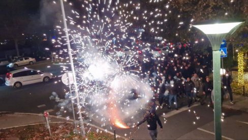 ФРАНЦУЗИ ОДМАХ ИЗВАДИЛИ ТЕЛЕФОНЕ: Овако су се делије окупиле у Лилу (ВИДЕО)