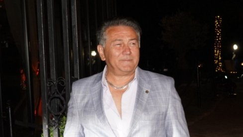 КО ЈЕ СУПРУГА ХАЛИДА МУСЛИМОВИЋА: Такође се бави певањем, а заједно су више од 2 деценије упркос свим изазовима