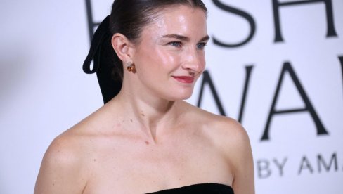 Da li je moguće da se nova urednica Voga OVAKO obukla? Naslednica Ane Vintur i - JOŠ GORA situacija (FOTO)