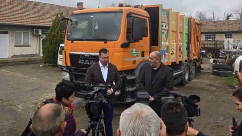 „Градска чистоћа“ Београд донирала комунално возилo ЈКП „Бадњево“ у Неготину