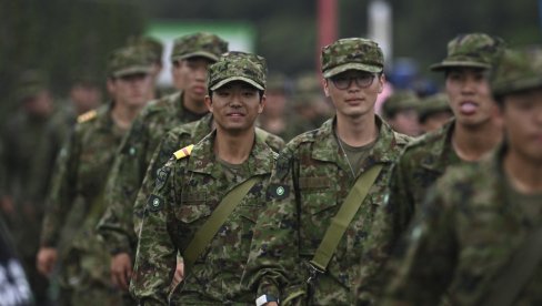 ЈАПАН ХИТНО РАСПОРЕДИО ВОЈСКУ: Убијено је 12 особа, станоновништво у страху (ФОТО)