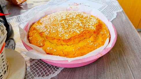 ПОГАЧА СА КИСЕЛИМ МЛЕКОМ: Рецепт уз који не треба да чекате да нарасте, а биће пенаста и мекана (ВИДЕО)